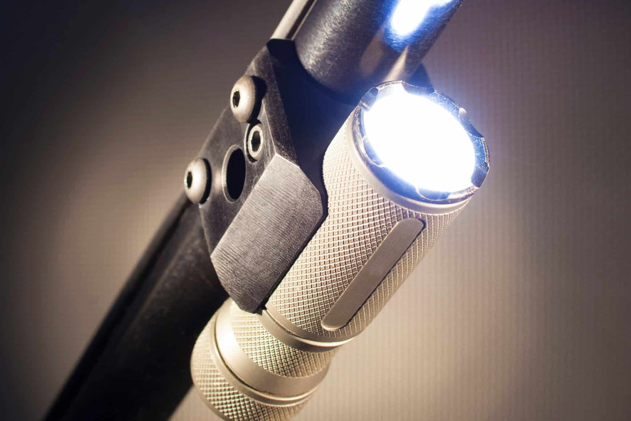 Flashlight mounted currens sub pyrobolum dolii